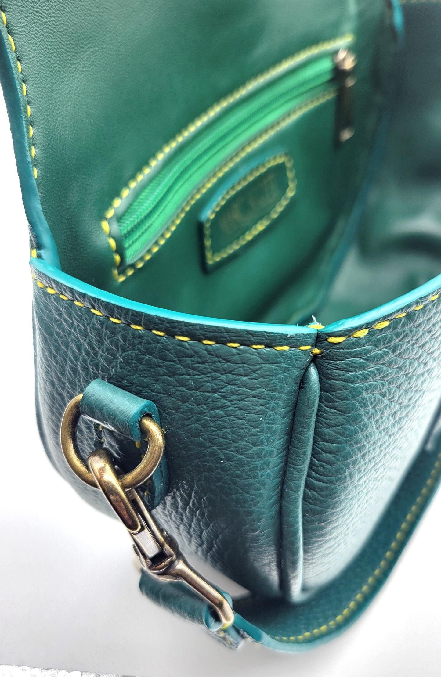 Ava - Soft Shell Handbag - Green Leather